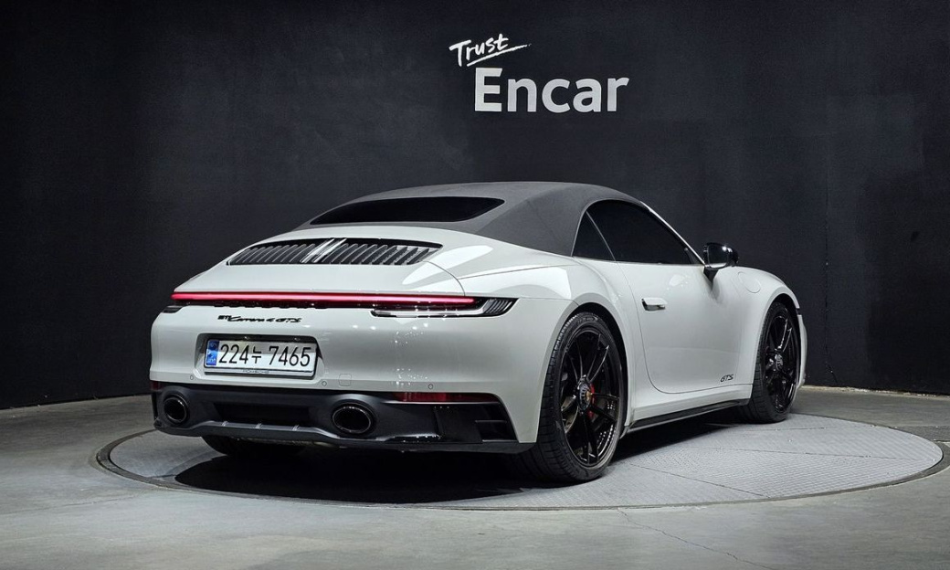 Porsche 911 Carrera 4 GTS Cabriolet, 2023