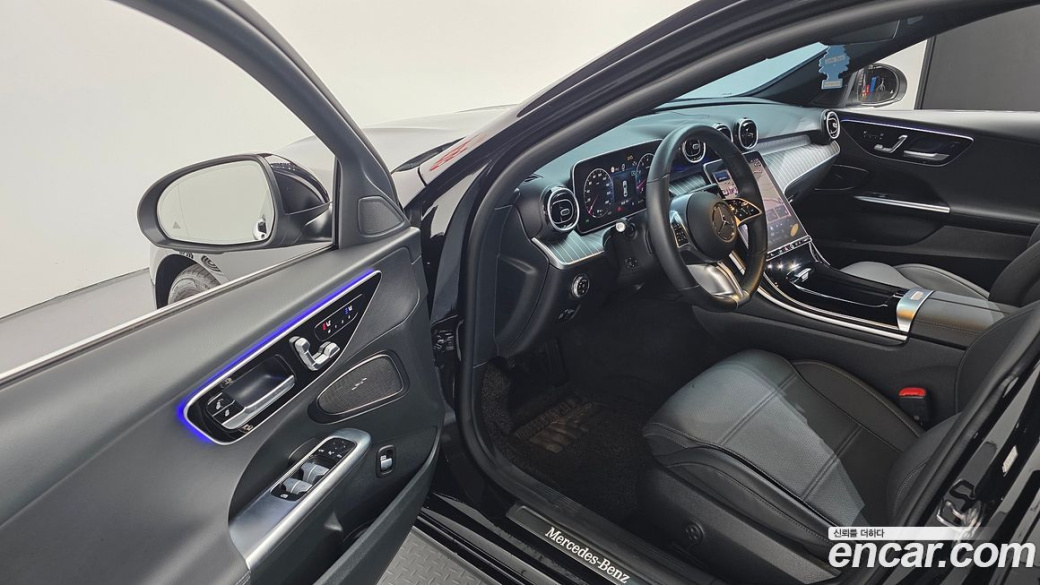 Mercedes-Benz C-Class C300 4MATIC Avantgarde, 2024