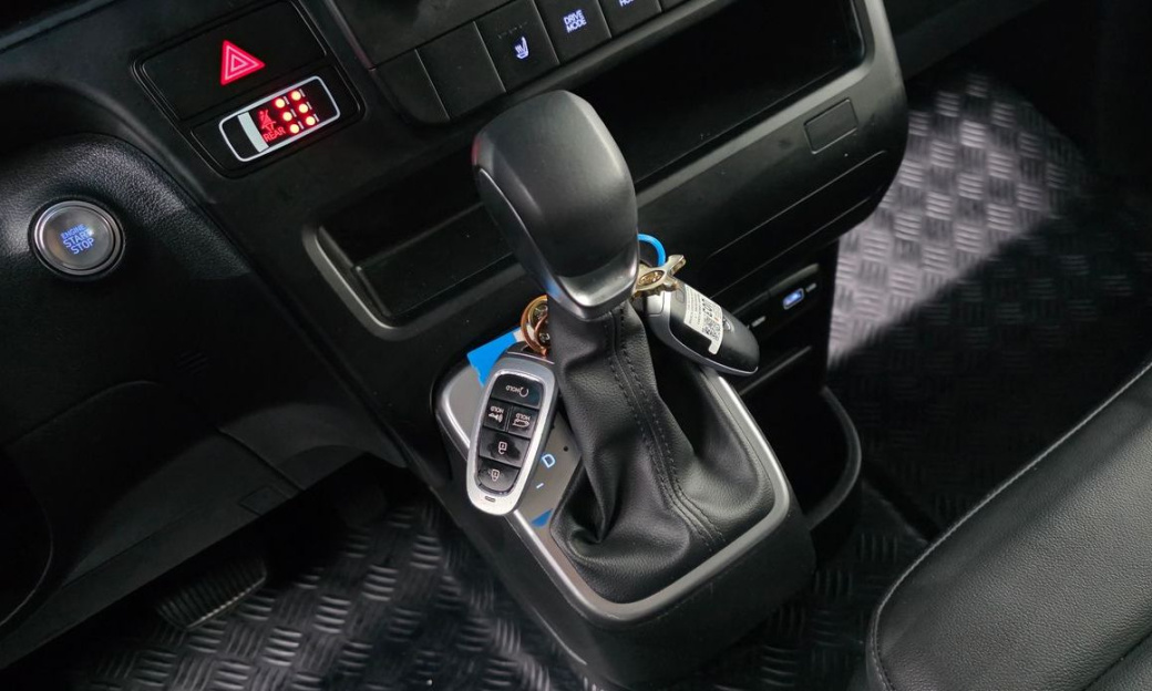 Hyundai Staria 4WD Tourer 9-Seater, 2024