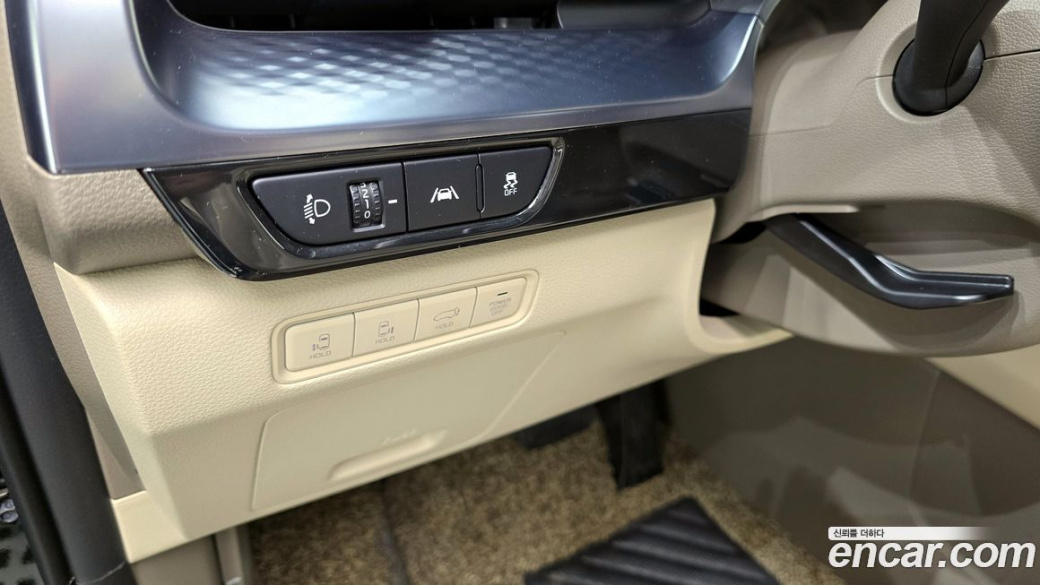 Kia Carnival 9-Seater Hi-Limousine, 2022