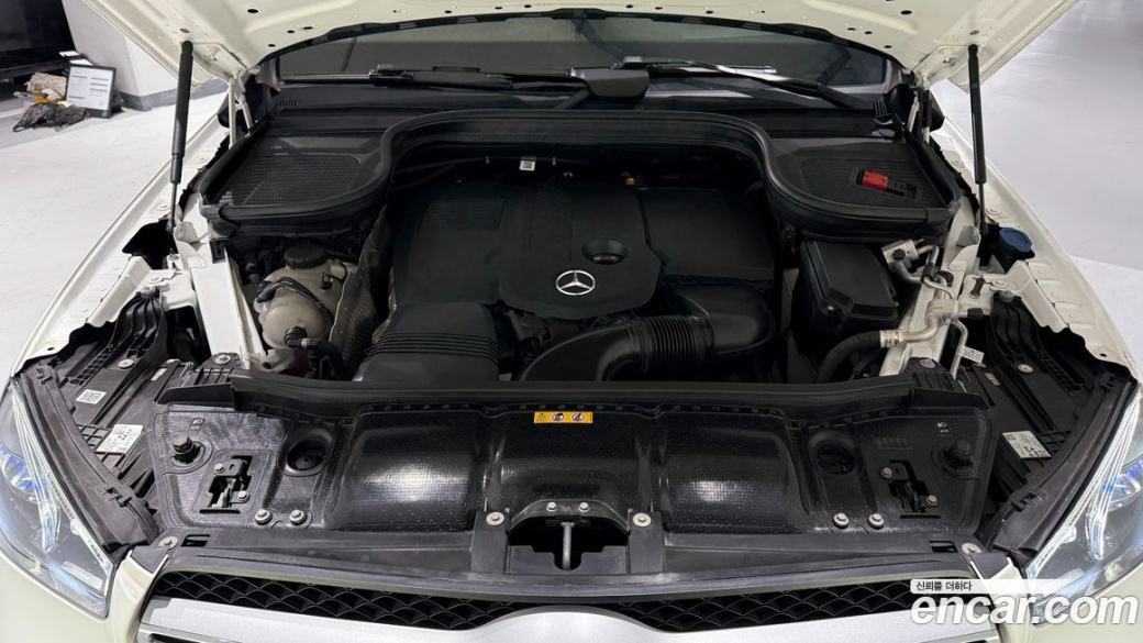 Mercedes-Benz GLE-Class GLE300d 4MATIC, 2023
