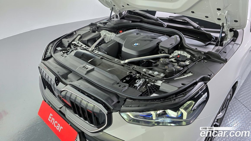 BMW 5-Series 530i xDrive M Sport, 2025