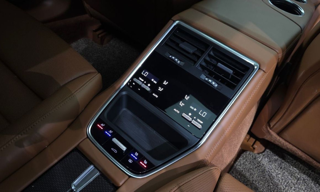 Porsche Panamera 4.0 GTS, 2024