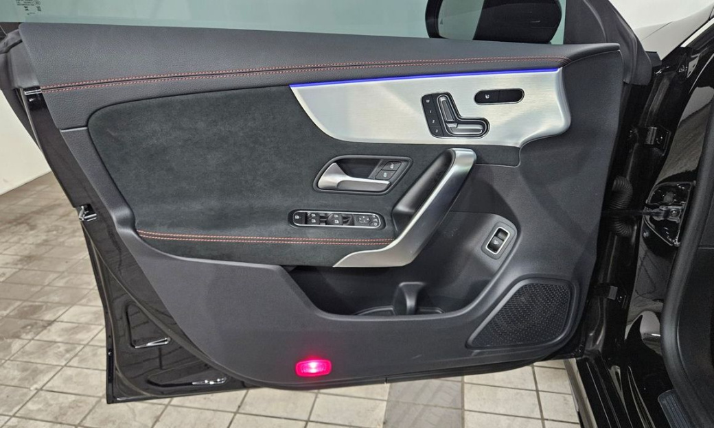 Mercedes-Benz CLA-Class CLA250 4MATIC, 2025