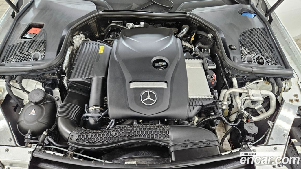 Mercedes-Benz E-Class E250 AMG Line, 2023