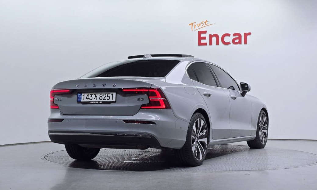 Volvo S60 B5 Ultimate Bright, 2024