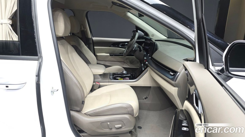 Kia Carnival 9-Seater Hi-Limousine, 2021
