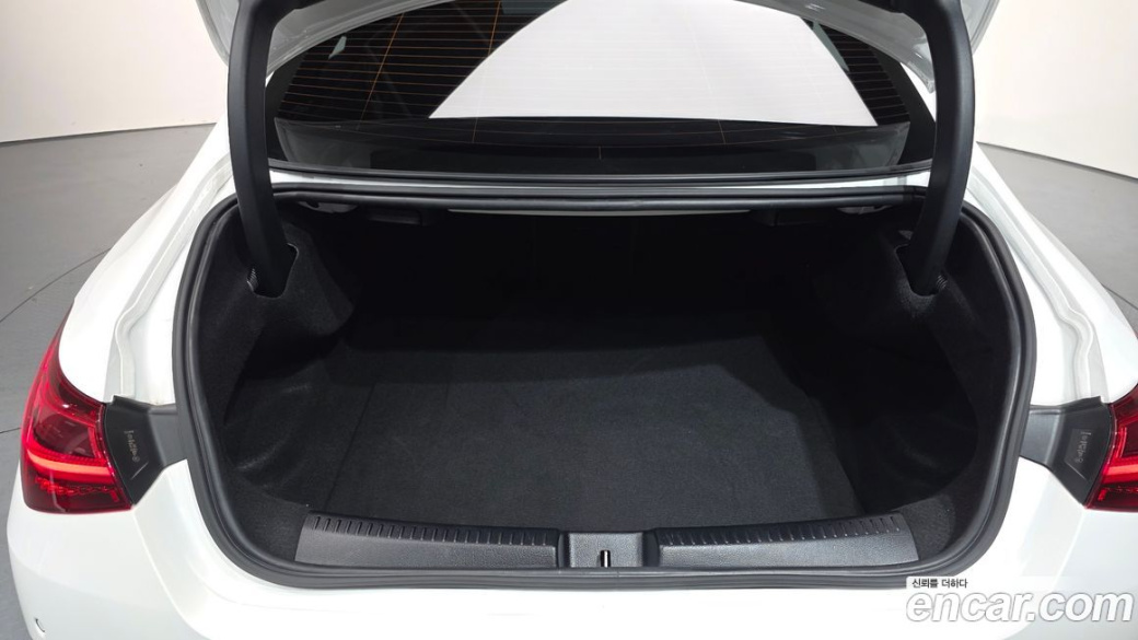 Mercedes-Benz CLA-Class CLA250 4MATIC, 2025