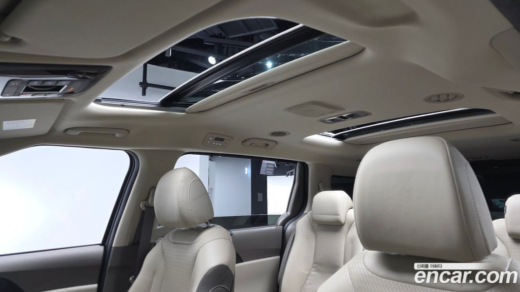 Kia Carnival 9-Seater Signature, 2023