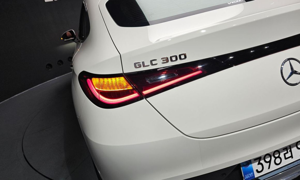 Mercedes-Benz GLC-Class GLC300 4MATIC Avnatgarde Coupe, 2025