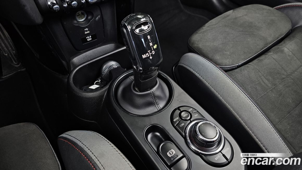 Mini Cooper Convertible JCW, 2022