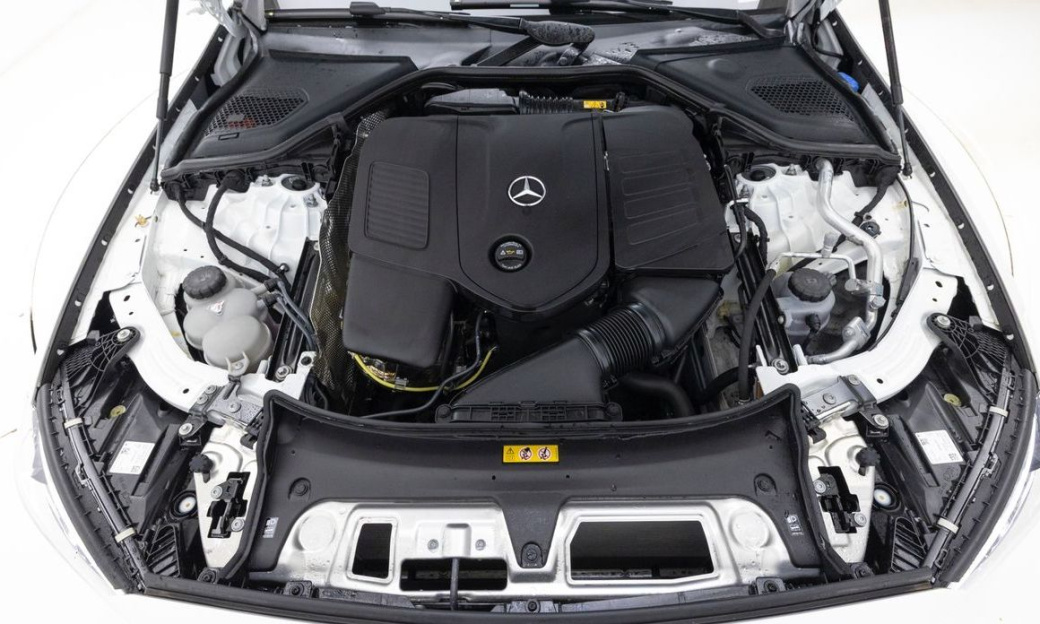 Mercedes-Benz E-Class E300 4MATIC Exclusive, 2026