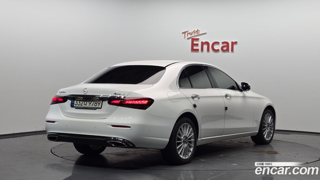 Mercedes-Benz E-Class E220d 4MATIC Exclusive, 2023