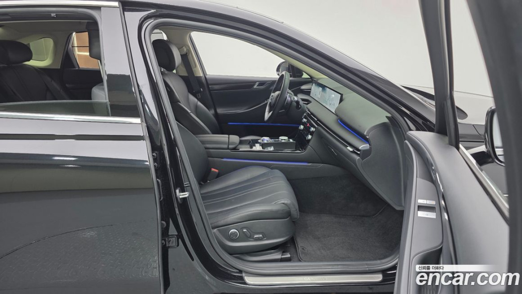 Genesis G80 Gasoline 2.5 Turbo AWD, 2025