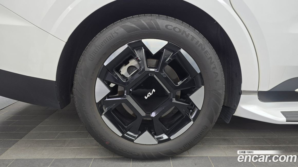 Kia Carnival 7-Seater Signature, 2024