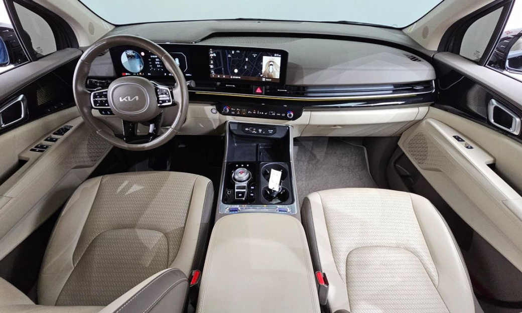 Kia Carnival 7-Seater Signature, 2024