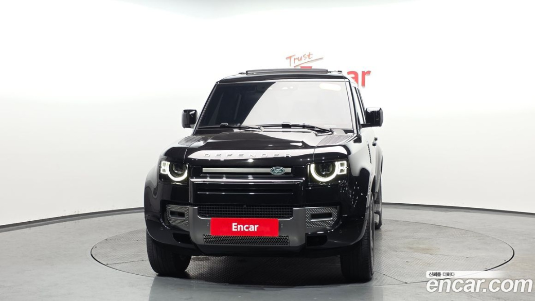 Land Rover Defender 110 P300 X-Dynamic SE, 2024