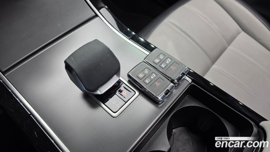 Land Rover Range Rover Evoque P250 Dynamic SE, 2024