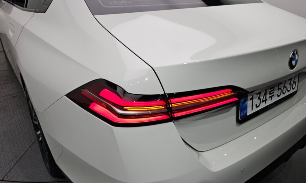 BMW 5-Series 520i M Sport, 2025