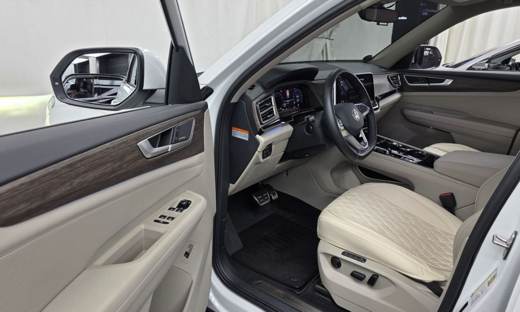 Volkswagen Atlas 2.0 TSI R-LINE 7-Seater, 2025