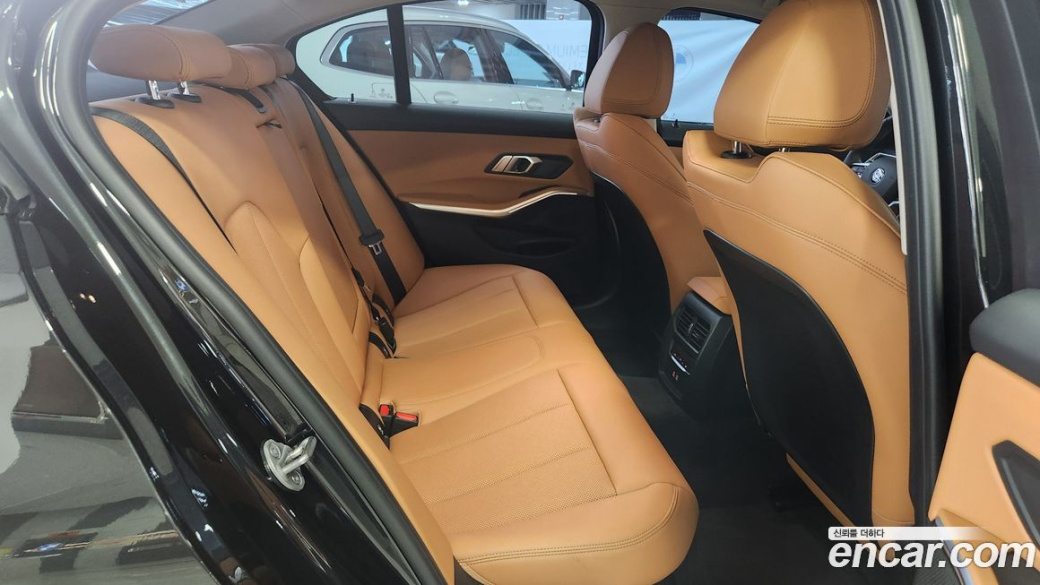 BMW 3-Series 320i, 2025