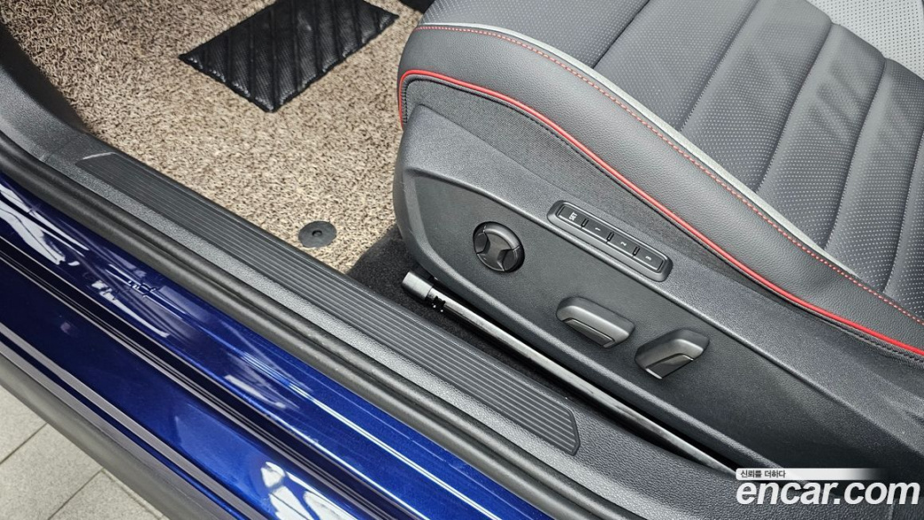 Volkswagen Golf 2.0 GTI, 2024