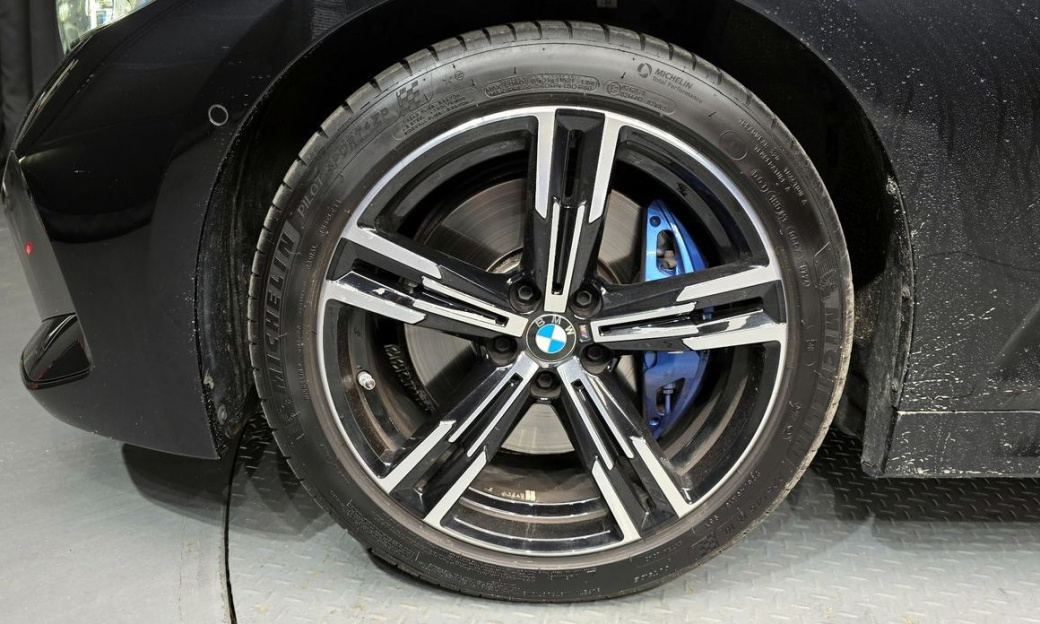 BMW 3-Series 320i M Sport, 2024