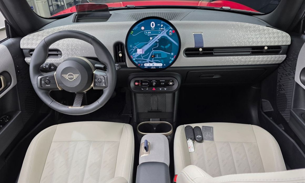 Mini Cooper Favoured, 2025