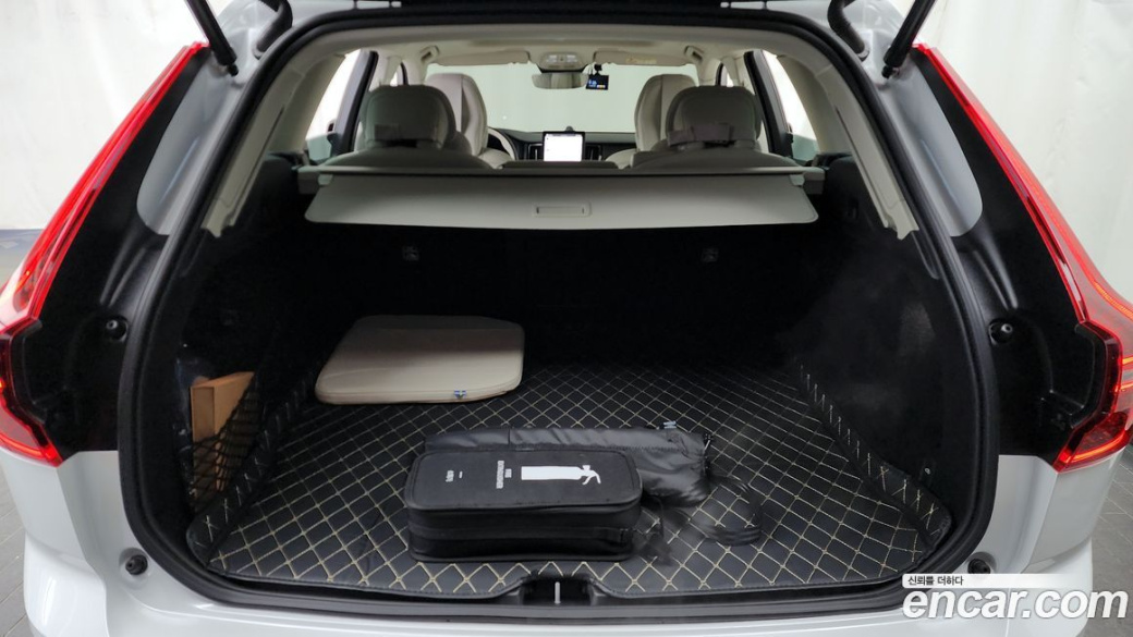 Volvo XC60 B5 Ultra Dark Air Sus, 2026