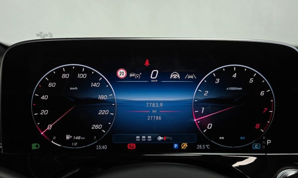 Mercedes-Benz E-Class E300 4MATIC AMG Line, 2024