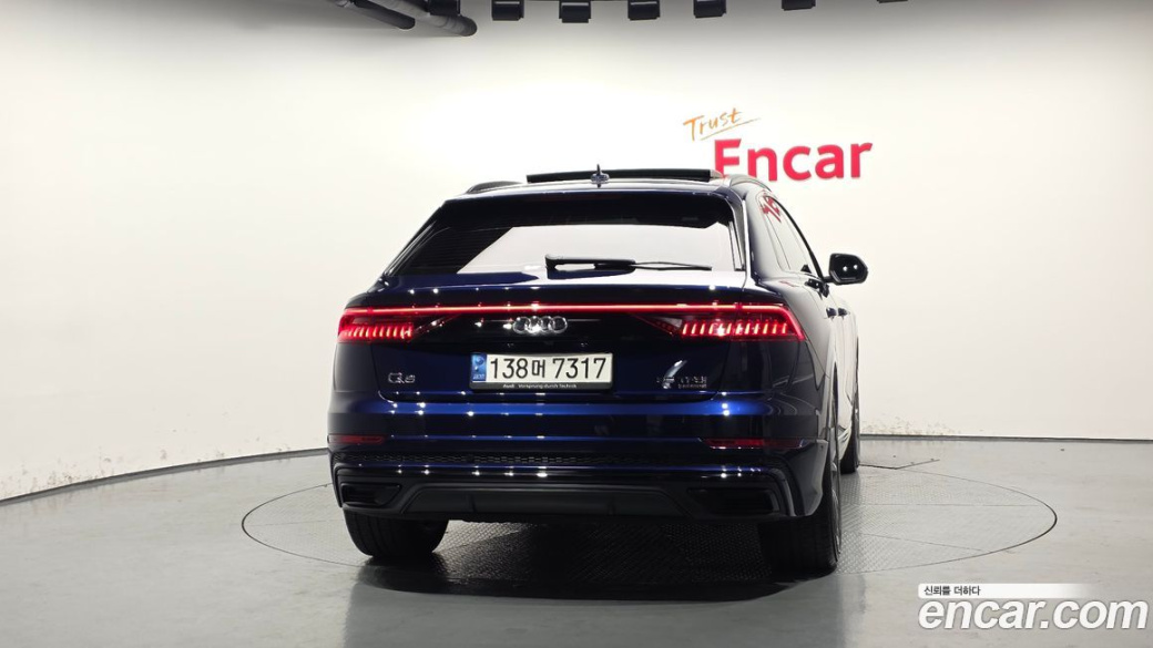 Audi Q8 55 TFSI Quattro Premium, 2022