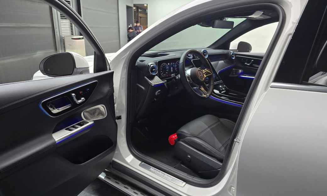 Mercedes-Benz GLC-Class GLC300 4MATIC Avnatgarde Coupe, 2025