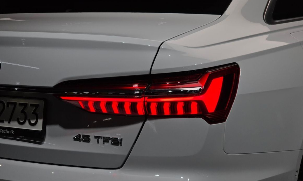 Audi A6 45 TFSI Premium, 2023