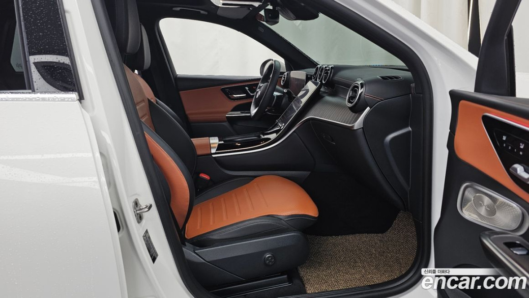 Mercedes-Benz GLC-Class GLC300 4MATIC AMG Line, 2024