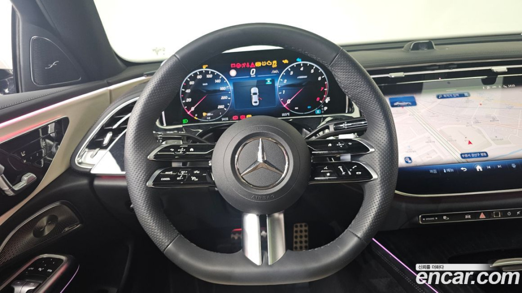 Mercedes-Benz E-Class E300 4MATIC AMG Line, 2025