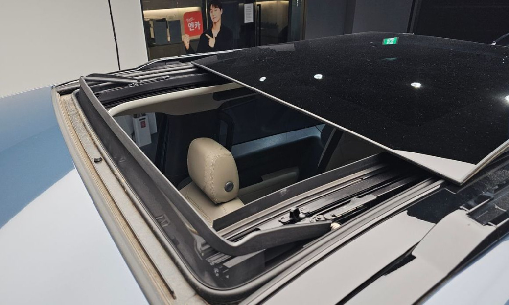 Land Rover Defender 90 D250 SE, 2022