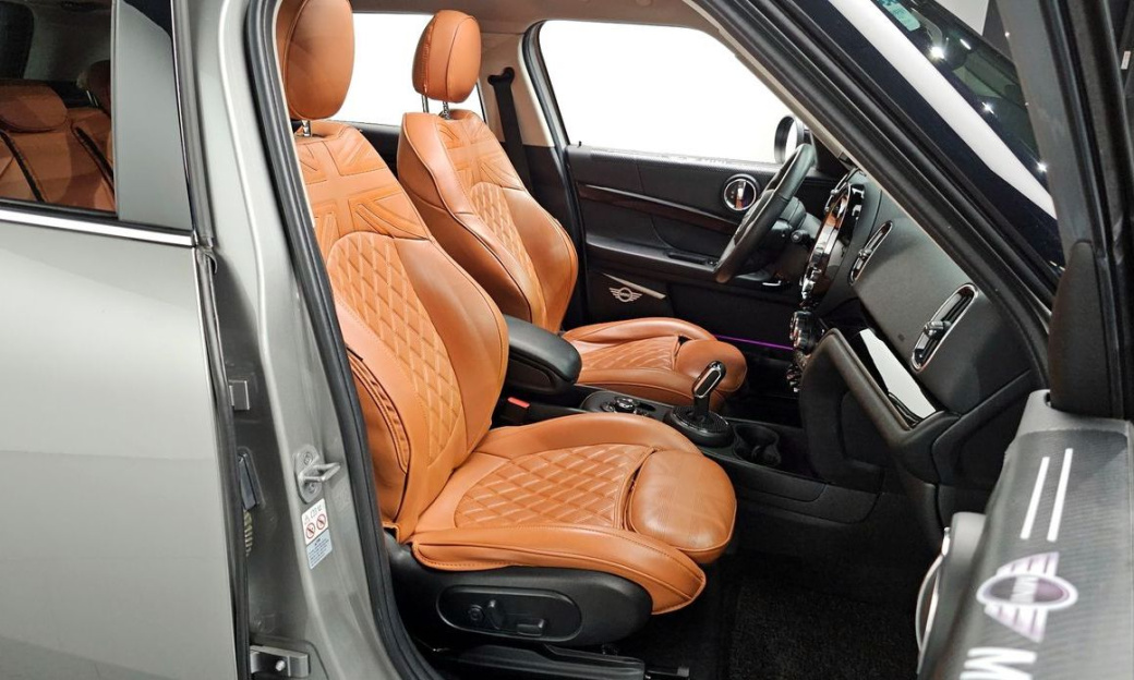 Mini Countryman Classic Plus Launch Pack, 2024