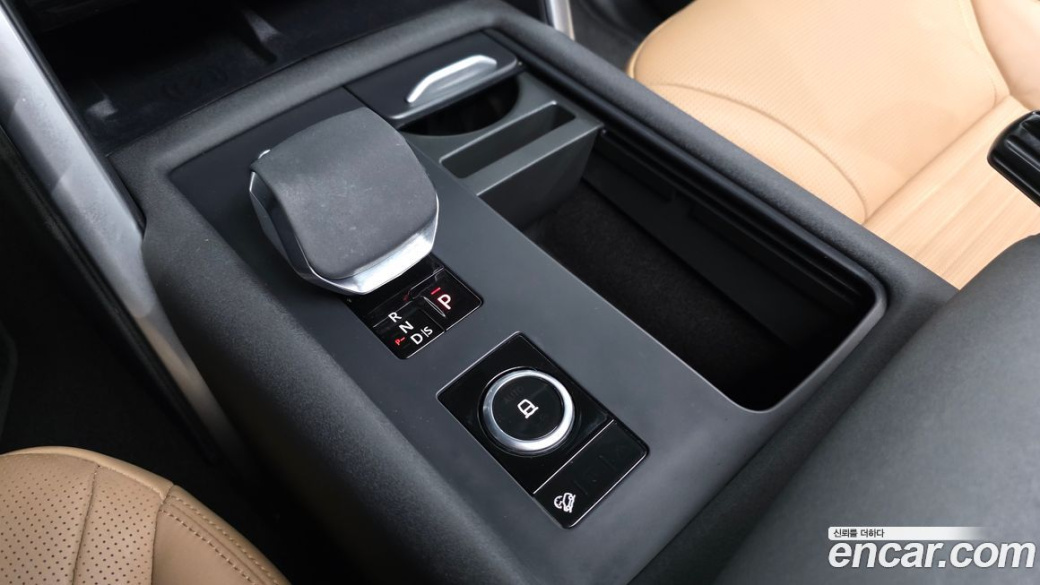 Land Rover Discovery P360 Dynamic HSE, 2024