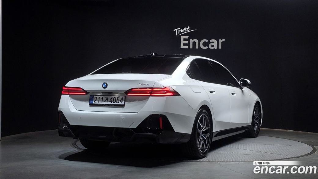 BMW 5-Series 520i M Sport, 2025