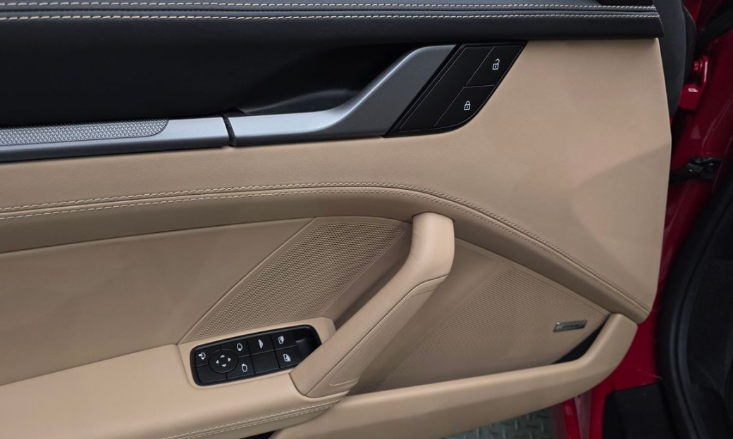 Porsche 911 Carrera 4S Cabriolet, 2024
