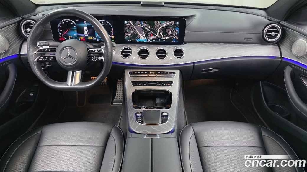 Mercedes-Benz E-Class E350 4MATIC AMG Line, 2023