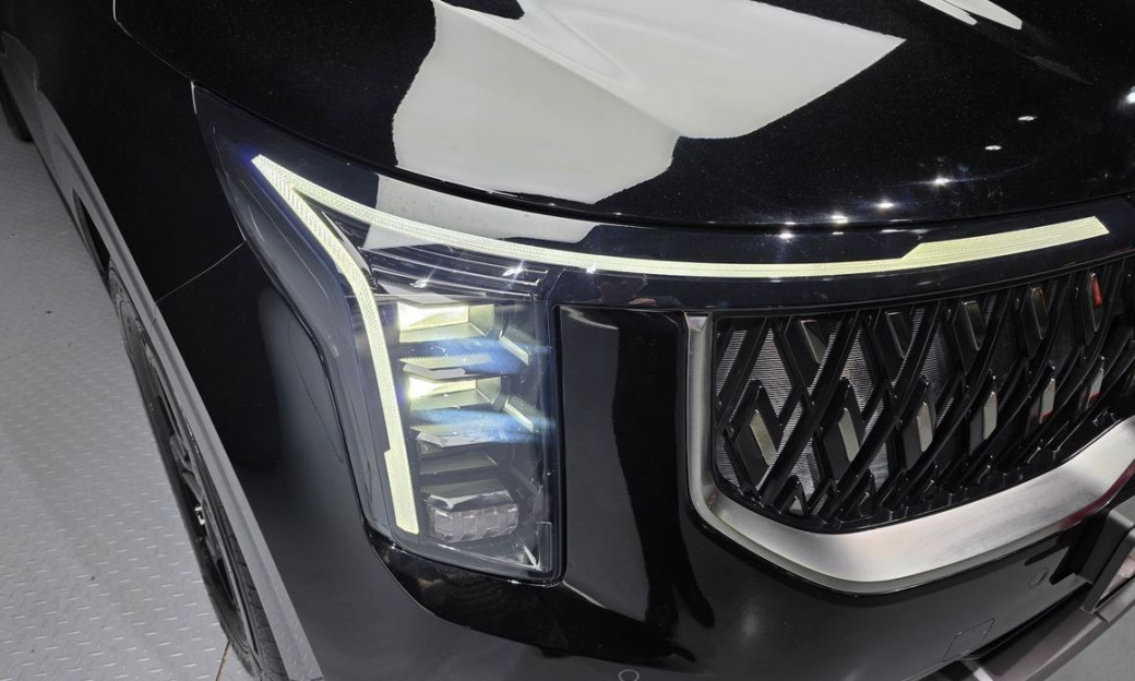 Kia Carnival 9-Seater Prestige, 2025