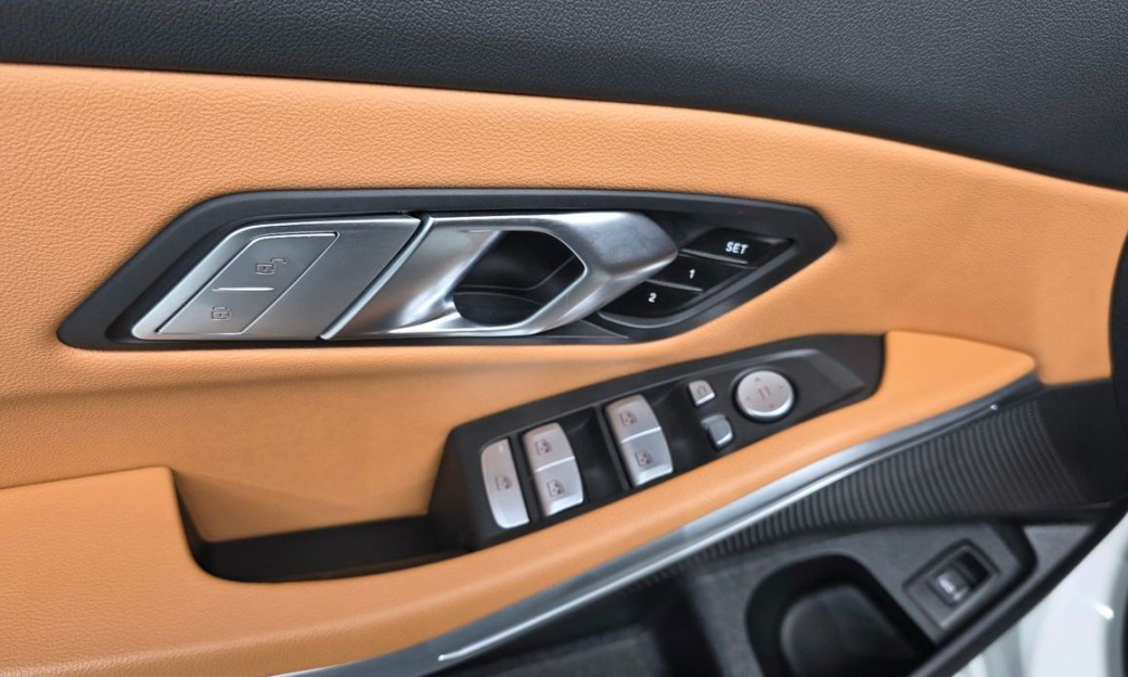 BMW 3-Series 320i M Sport, 2023