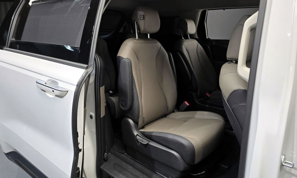 Kia Carnival 9-Seater Noblesse, 2025