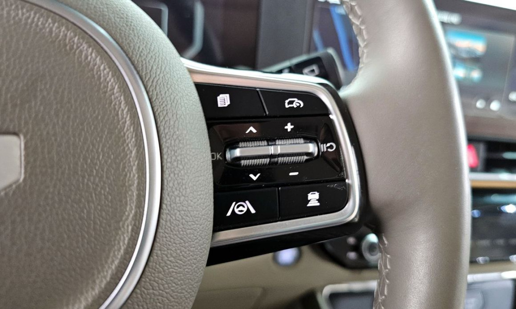 Kia Carnival 9-Seater Gravity, 2025
