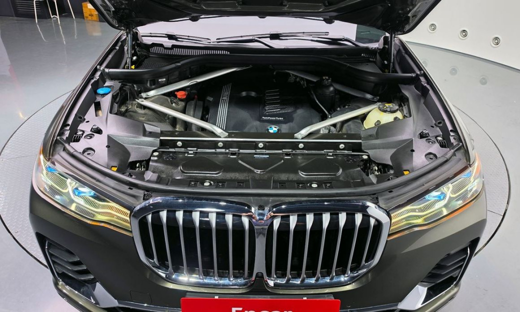 BMW X7 xDrive 40i Design Pure Excellence 6-Seater, 2022