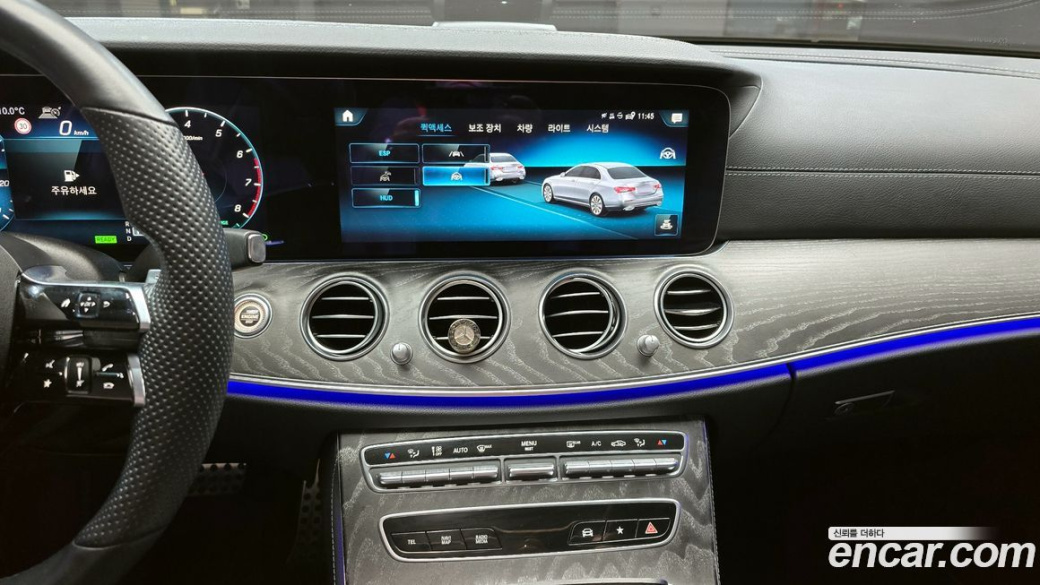 Mercedes-Benz E-Class E350 4MATIC AMG Line, 2022