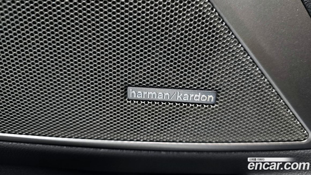 BMW 3-Series 320i M Sport, 2025