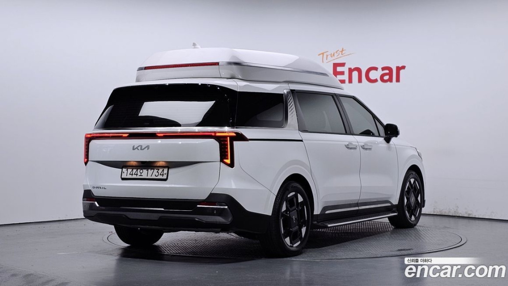 Kia Carnival 9-Seater Hi Limousine, 2024