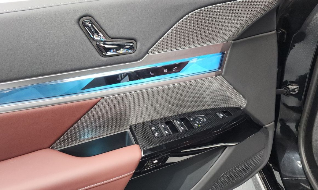 BMW 7-Series 740i xDrive M Sport, 2025
